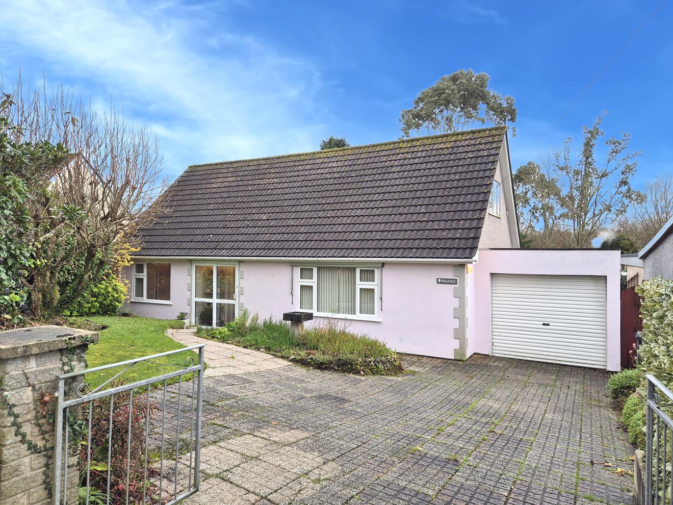 Herland Road, Godolphin Cross