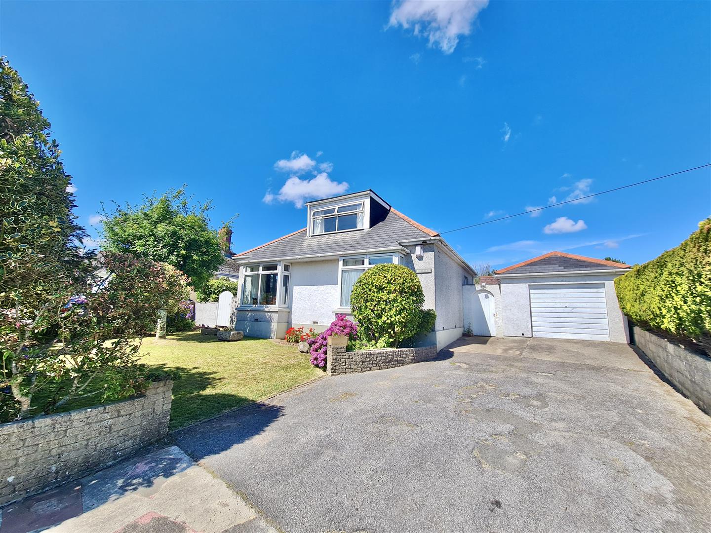 Hillcrest, Helston